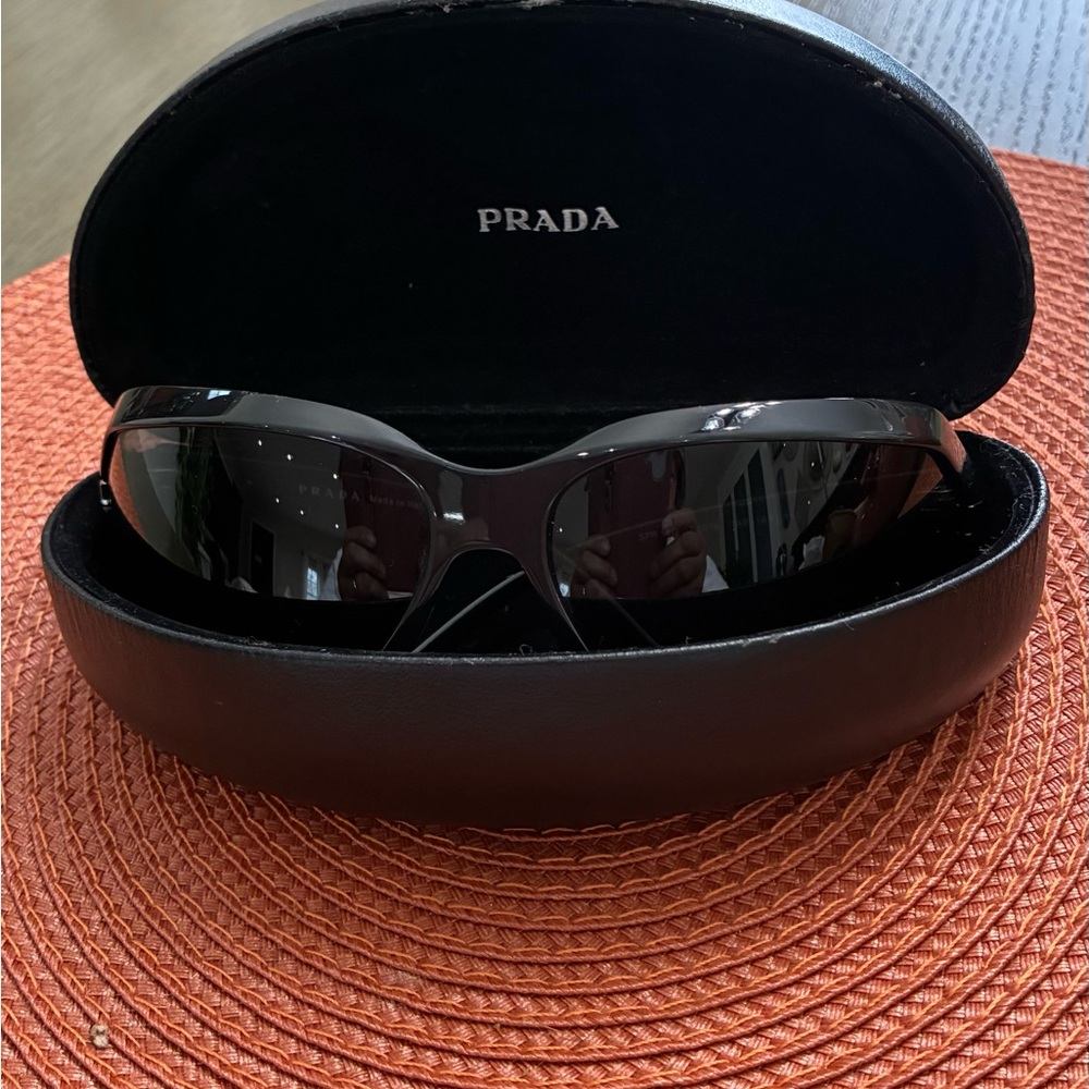 Prada Black Sunglasses - Picture 8 of 10